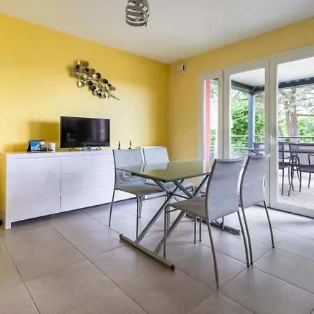 Rooftop Pour 3 Personnes à Les Bains -300 M De La