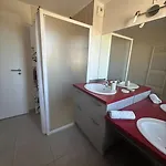 Rooftop Pour 3 Personnes A Les Bains -300 M De La アパート