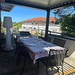 Rooftop Pour 3 Personnes A Les Bains -300 M De La アパート アンデルノ・レ・バン