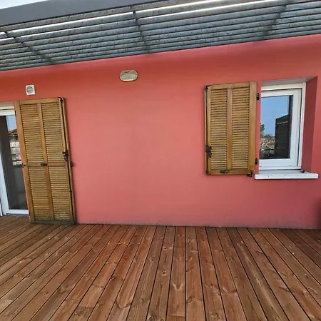 Toit Terrasse A Les Bains شقة أنديرنو لي بان